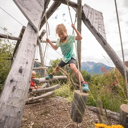 Berggasthof Hochzeigerhaus Otel Jerzens