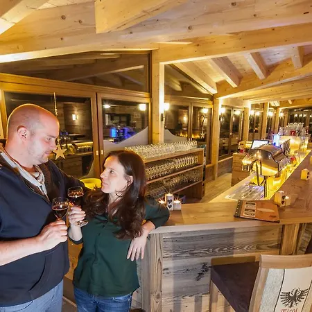 Berggasthof Hochzeigerhaus Otel 2*