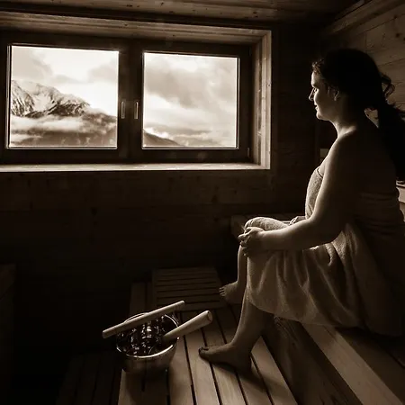 Berggasthof Hochzeigerhaus 2*