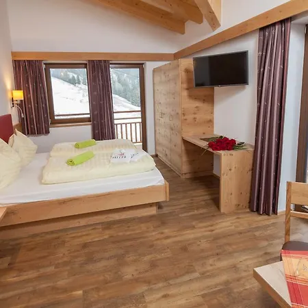 Berggasthof Hochzeigerhaus Jerzens