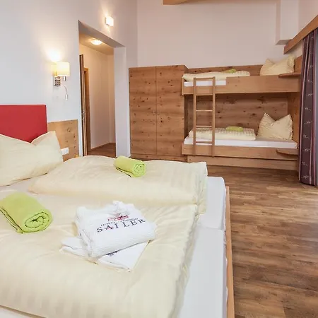 Berggasthof Hochzeigerhaus 2*