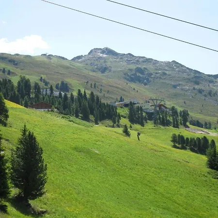 Otel Berggasthof Hochzeigerhaus Jerzens