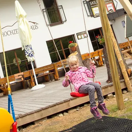 Otel Berggasthof Hochzeigerhaus Jerzens