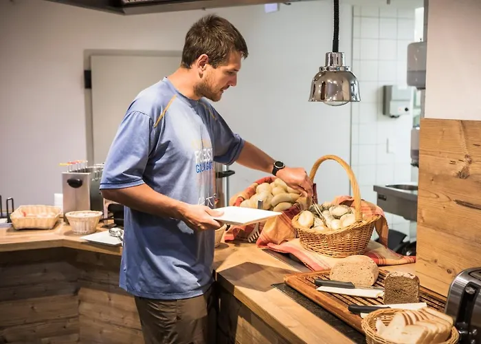 Berggasthof Hochzeigerhaus Hotel 2*