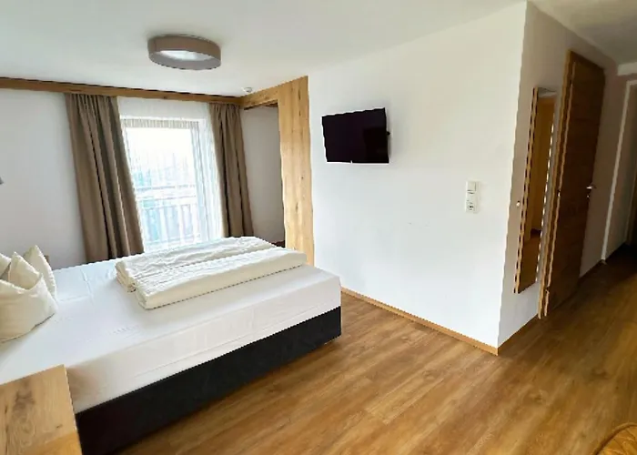 Hotel Berggasthof Hochzeigerhaus 2*