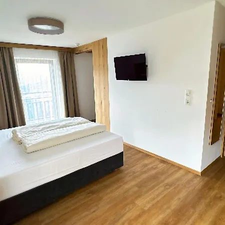 Hotel Berggasthof Hochzeigerhaus 2*