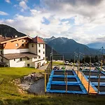 Hotell Berggasthof Hochzeigerhaus 2*