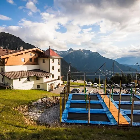 ホテル Berggasthof Hochzeigerhaus 2*