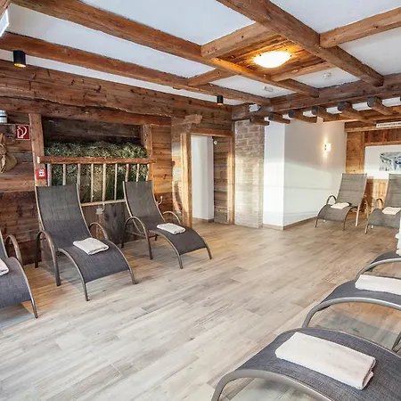 Berggasthof Hochzeigerhaus ホテル イェルツェンス